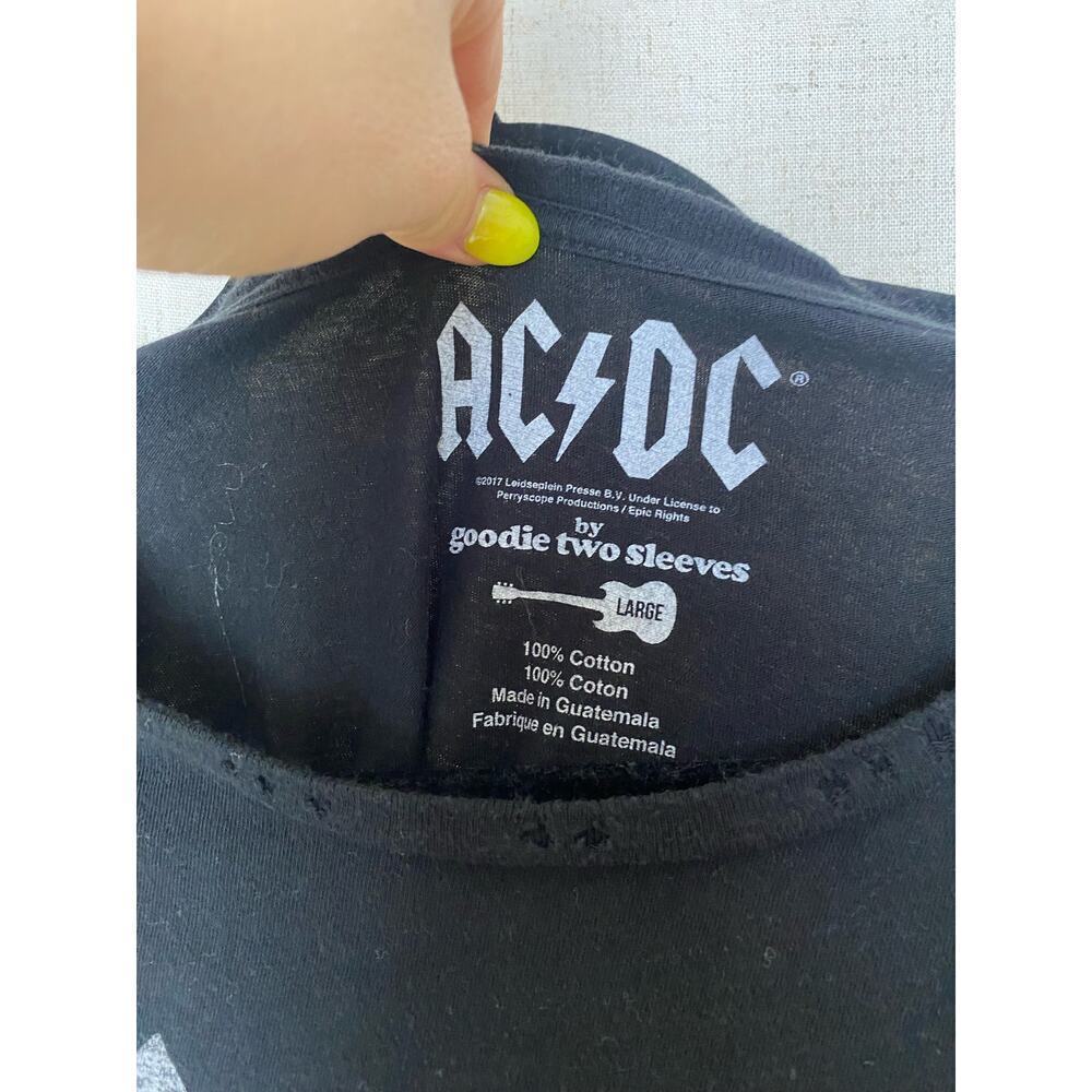 AC DC Back in Black Short Sleeve Graphic Tee Size Large - Picture 3 of 10